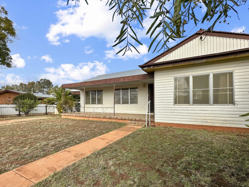 Verified Vendor (2 Mopone St, Cobar) property